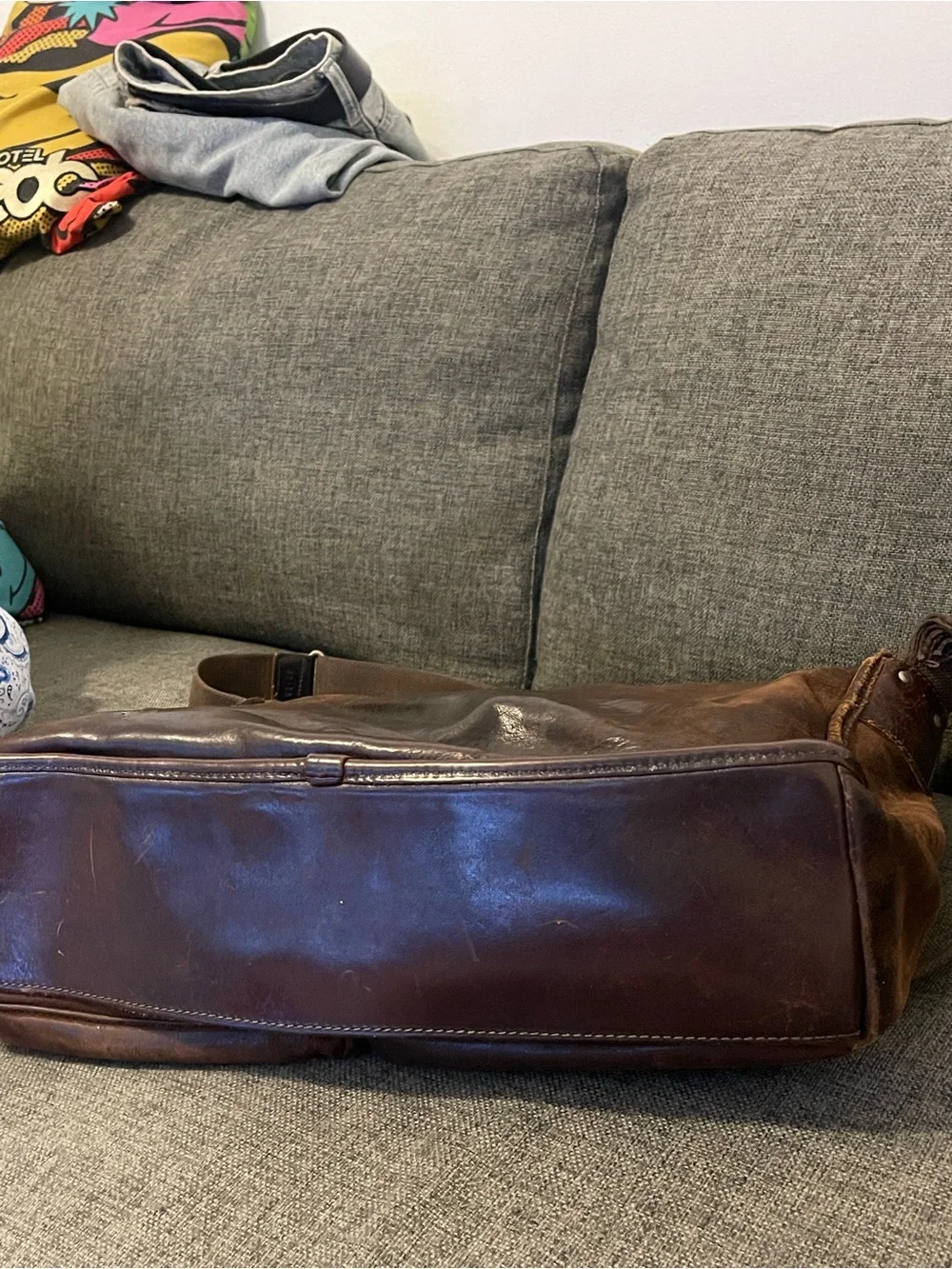 Men's Brown Leather Laptop Messenger Bag with Adjustable Shoulder Strap
